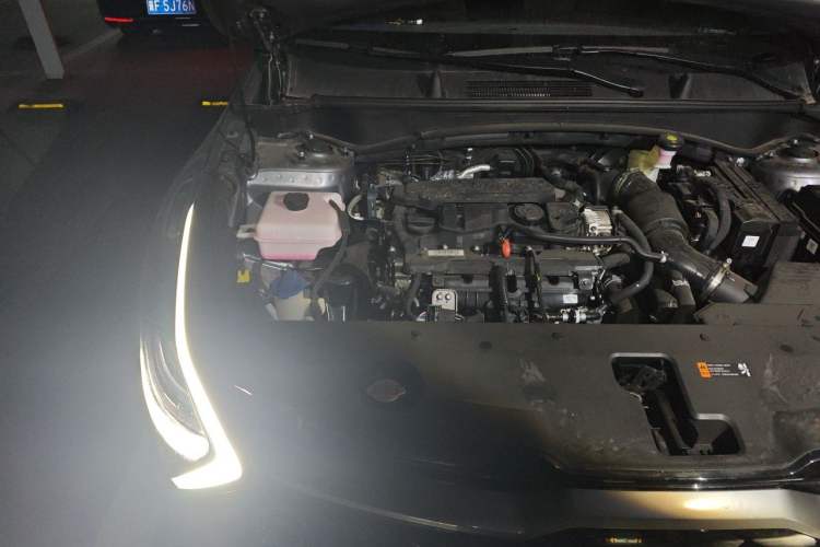 Used Kia Sportage (Chinese Domestic Model) 2025 1.5T Two-Wheel Drive Prestige Smart Enjoyment Version Engine Bay Right