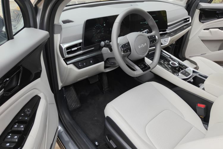 Used Kia Sportage (Chinese Domestic Model) 2025 1.5T Two-Wheel Drive Prestige Smart Enjoyment Version Interior 3
