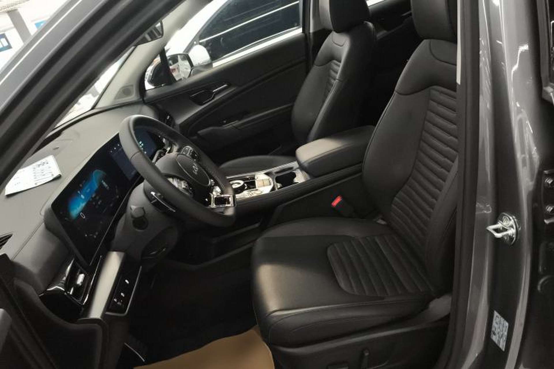 Used Kia Sportage (Chinese Domestic Model) 2025 2.0T Two-Wheel Drive Prestige Smart Edition Left Front Seat