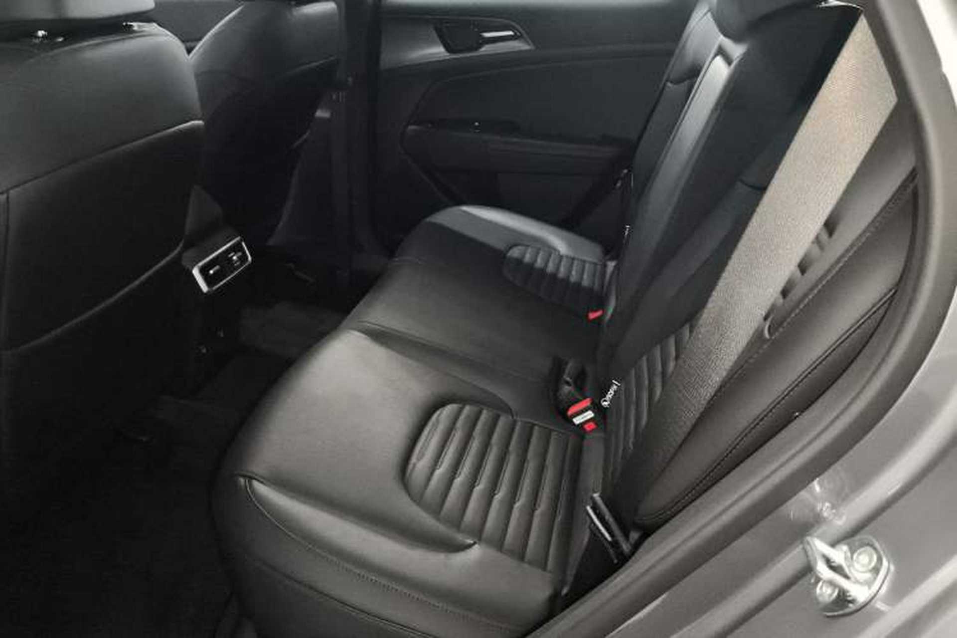 Used Kia Sportage (Chinese Domestic Model) 2025 2.0T Two-Wheel Drive Prestige Smart Edition Left Rear Seat
