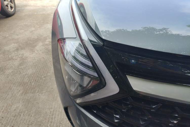 Used Kia Sportage (Chinese Domestic Model) 2025 2.0T Two-Wheel Drive Prestige Smart Edition Right Front Headlight