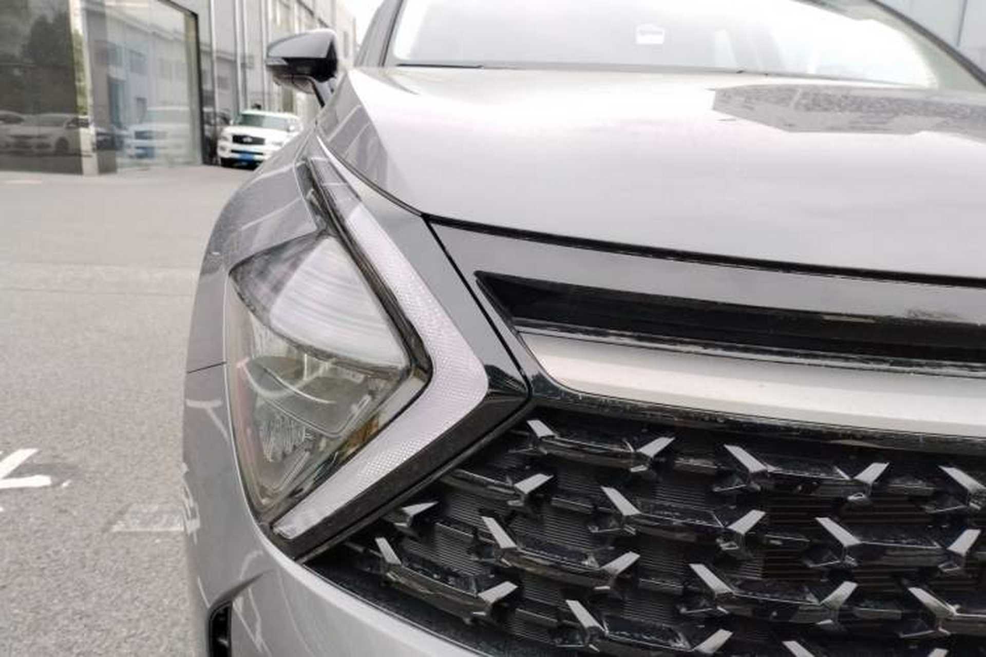 Used Kia Sportage (Chinese Domestic Model) 2025 1.5T Two-Wheel Drive Prestige Smart Enjoyment Version Right Front Headlight