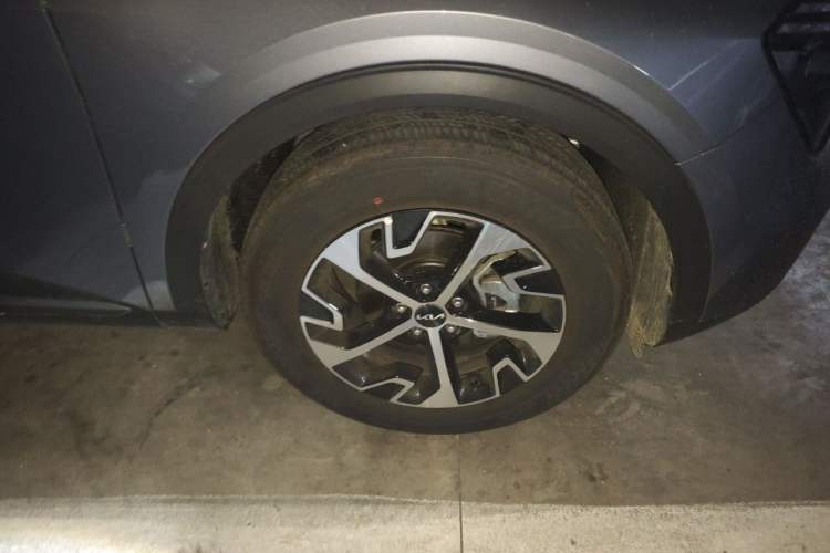 Used Kia Sportage (Chinese Domestic Model) 2025 1.5T Two-Wheel Drive Prestige Smart Enjoyment Version Right Front Wheel Hub