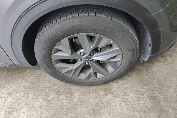 Used Kia Sportage (Chinese Domestic Model) 2025 2.0T Two-Wheel Drive Prestige Smart Edition Right Front Wheel Hub