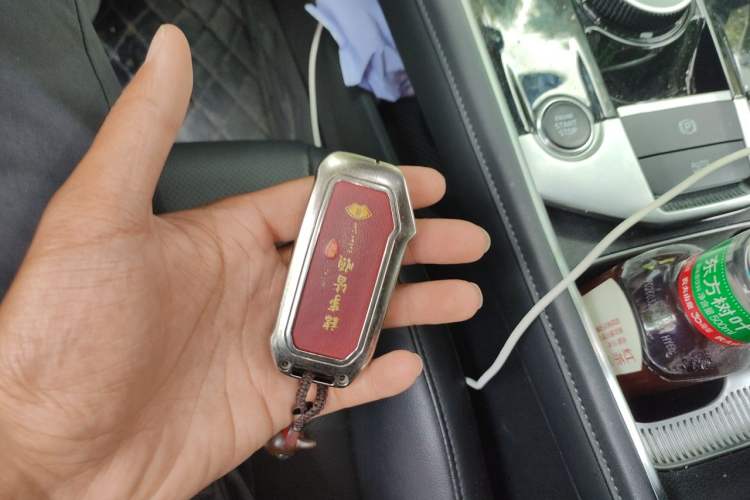 Used Kia Sportage (Chinese Domestic Model) 2025 2.0T Two-Wheel Drive Prestige Smart Edition Vehicle Key