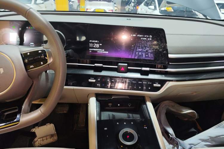 Used Kia Sportage (Chinese Domestic Model) 2025 1.5T Two-Wheel Drive Prestige Edition Audio And AC Panel
