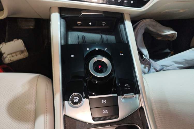Used Kia Sportage (Chinese Domestic Model) 2025 1.5T Two-Wheel Drive Prestige Edition Gear Lever