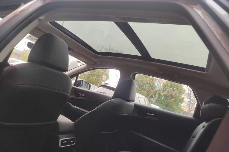Used Kia Sportage (Chinese Domestic Model) 2025 2.0T Two-Wheel Drive Prestige Smart Edition Headliner