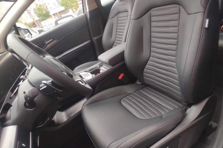 Used Kia Sportage (Chinese Domestic Model) 2025 2.0T Two-Wheel Drive Prestige Smart Edition Left Front Seat