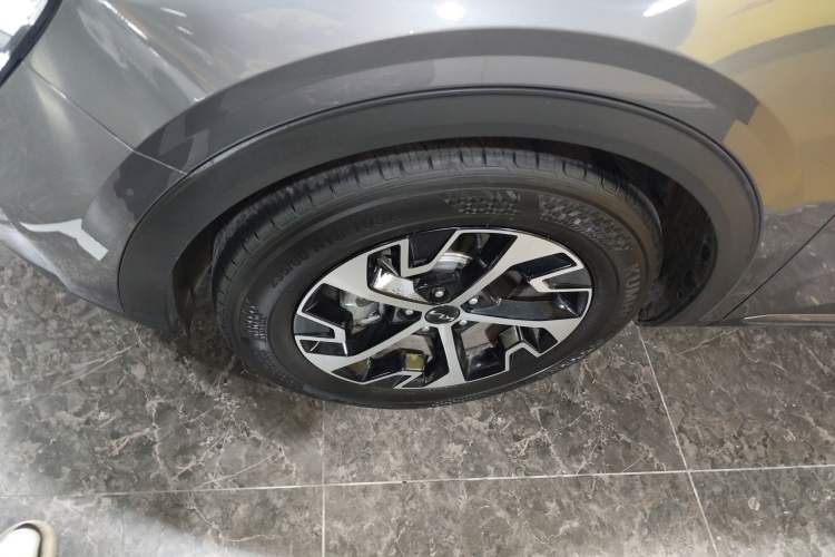 Used Kia Sportage (Chinese Domestic Model) 2025 1.5T Two-Wheel Drive Prestige Edition Left Front Wheel Hub