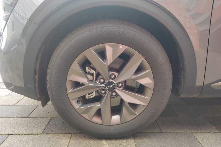 Used Kia Sportage (Chinese Domestic Model) 2025 2.0T Two-Wheel Drive Prestige Smart Edition Left Front Wheel Hub