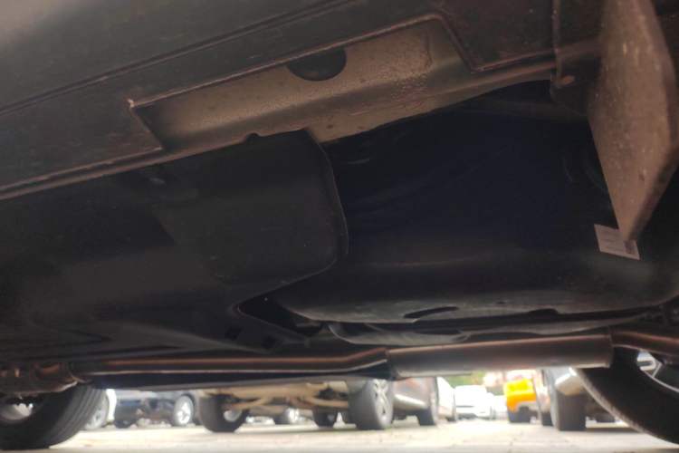 Used Kia Sportage (Chinese Domestic Model) 2025 2.0T Two-Wheel Drive Prestige Smart Edition Left Side Sill