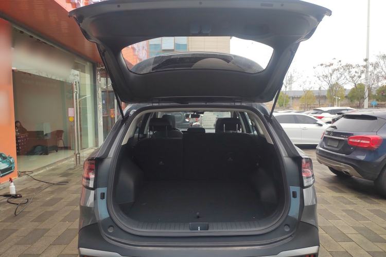 Used Kia Sportage (Chinese Domestic Model) 2025 2.0T Two-Wheel Drive Prestige Smart Edition Trunk