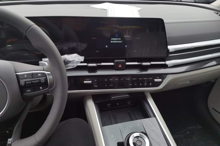 Used Kia Sportage (Chinese Domestic Model) 2025 1.5T Two-Wheel Drive Prestige Edition Audio And AC Panel