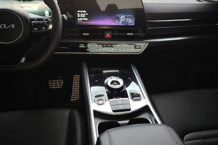 Used Kia Sportage (Chinese Domestic Model) 2025 2.0T Four-Wheel Drive Prestige Edition Audio And AC Panel