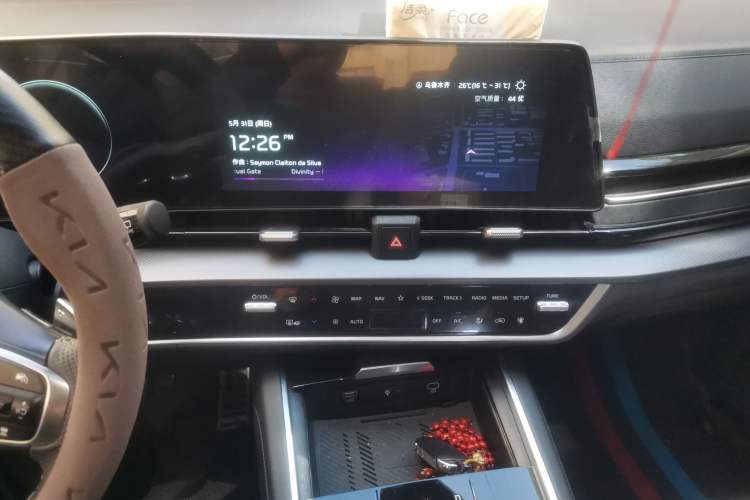 Used Kia Sportage (Chinese Domestic Model) 2025 2.0T Two-Wheel-Drive Prestige Edition Audio And AC Panel