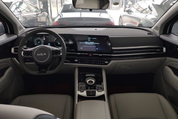 Used Kia Sportage (Chinese Domestic Model) 2025 1.5T Two-Wheel Drive Prestige Edition Center Console