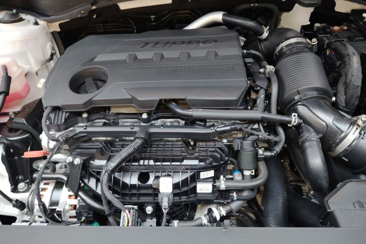 Used Kia Sportage (Chinese Domestic Model) 2025 2.0T Four-Wheel Drive Prestige Edition Engine Bay