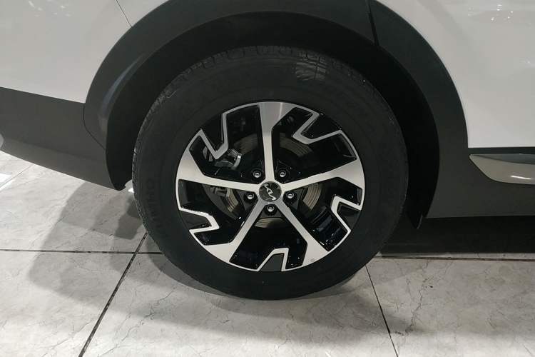 Used Kia Sportage (Chinese Domestic Model) 2025 1.5T Two-Wheel Drive Prestige Smart Enjoyment Version Exterior 5