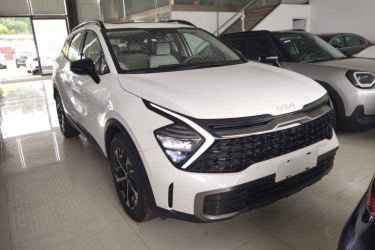 Used Kia Sportage (Chinese Domestic Model) 2025 1.5T Two-Wheel Drive Prestige Edition Front Right 45 Deg