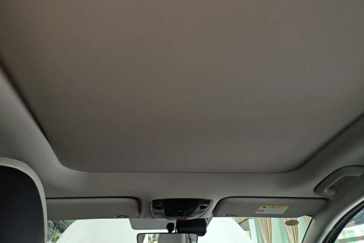 Used Kia Sportage (Chinese Domestic Model) 2025 1.5T Two-Wheel Drive Prestige Smart Enjoyment Version Headliner