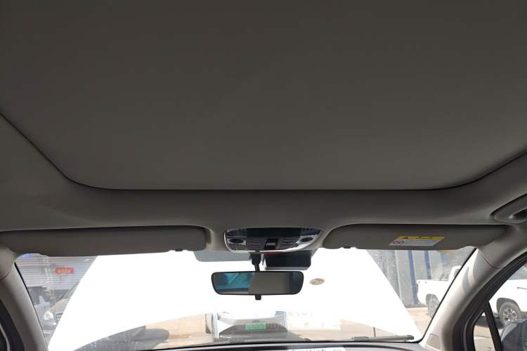 Used Kia Sportage (Chinese Domestic Model) 2025 1.5T Two-Wheel Drive Prestige Edition Headliner