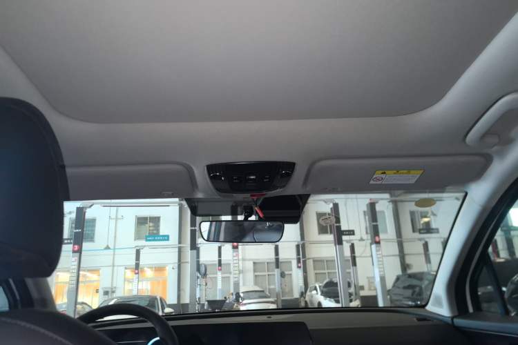 Used Kia Sportage (Chinese Domestic Model) 2025 2.0T Two-Wheel-Drive Prestige Edition Headliner