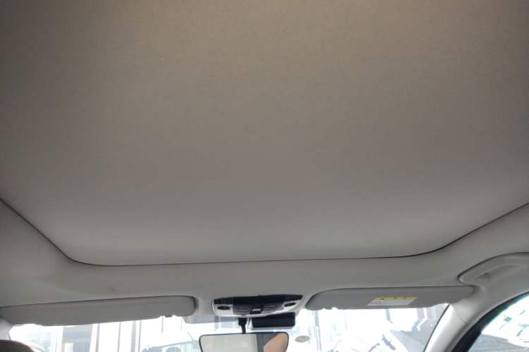 Used Kia Sportage (Chinese Domestic Model) 2025 1.5T Two-Wheel Drive Prestige Edition Headliner