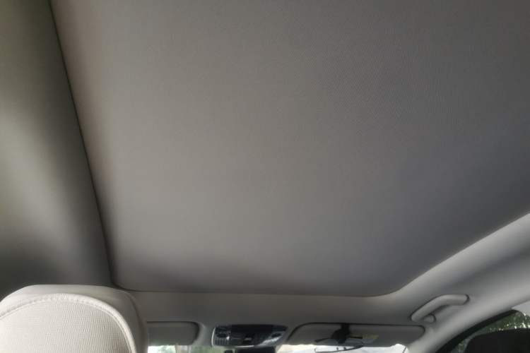 Used Kia Sportage (Chinese Domestic Model) 2025 2.0T Two-Wheel-Drive Prestige Edition Headliner