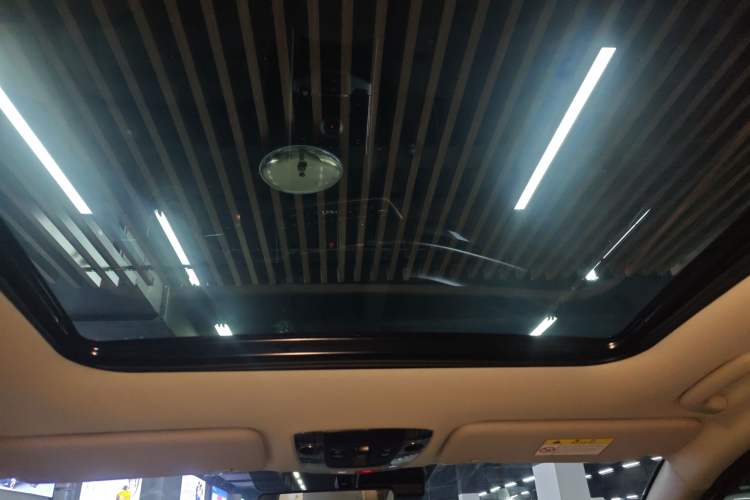Used Kia Sportage (Chinese Domestic Model) 2025 1.5T Two-Wheel Drive Prestige Edition Headliner