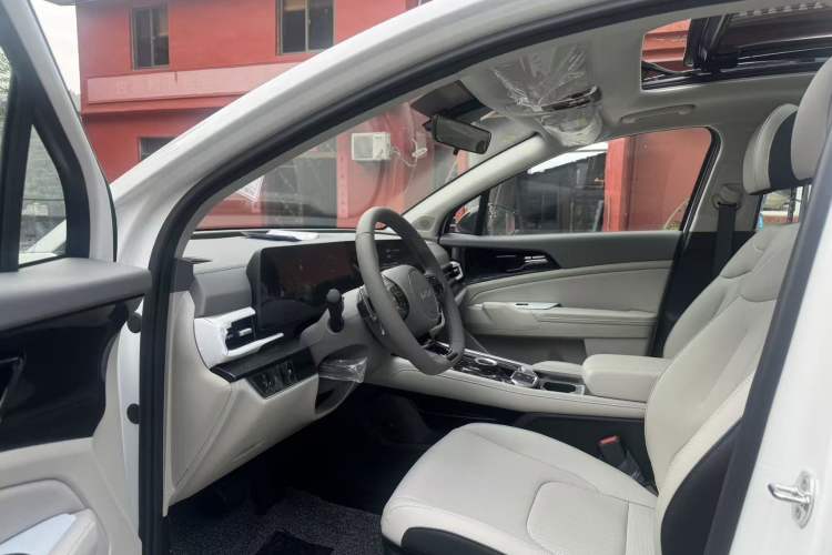 Used Kia Sportage (Chinese Domestic Model) 2025 1.5T Two-Wheel Drive Prestige Edition Interior 1