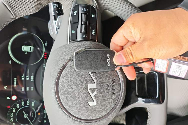 Used Kia Sportage (Chinese Domestic Model) 2025 1.5T Two-Wheel Drive Prestige Edition Interior 1