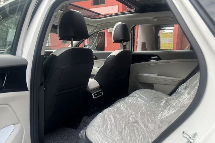 Used Kia Sportage (Chinese Domestic Model) 2025 1.5T Two-Wheel Drive Prestige Edition Interior 5
