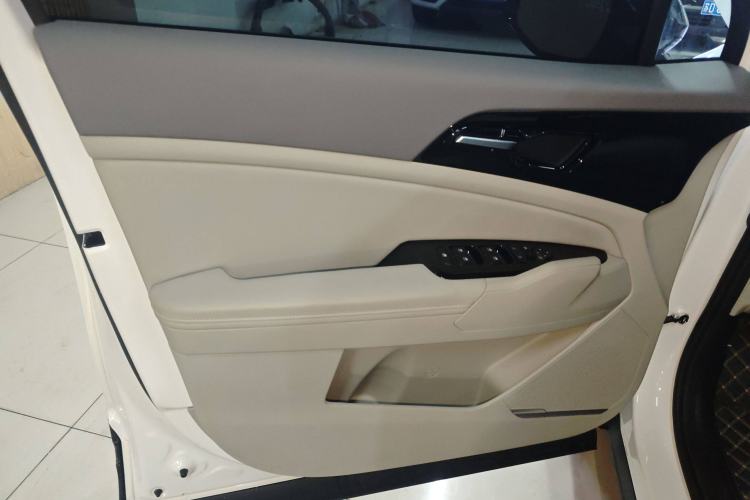 Used Kia Sportage (Chinese Domestic Model) 2025 1.5T Two-Wheel Drive Prestige Edition Left Front Door Interior