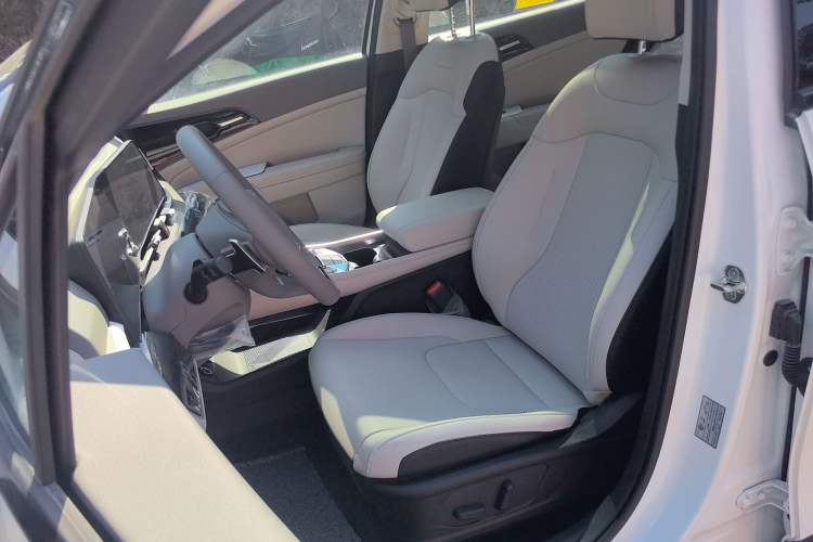 Used Kia Sportage (Chinese Domestic Model) 2025 1.5T Two-Wheel Drive Prestige Edition Left Front Seat