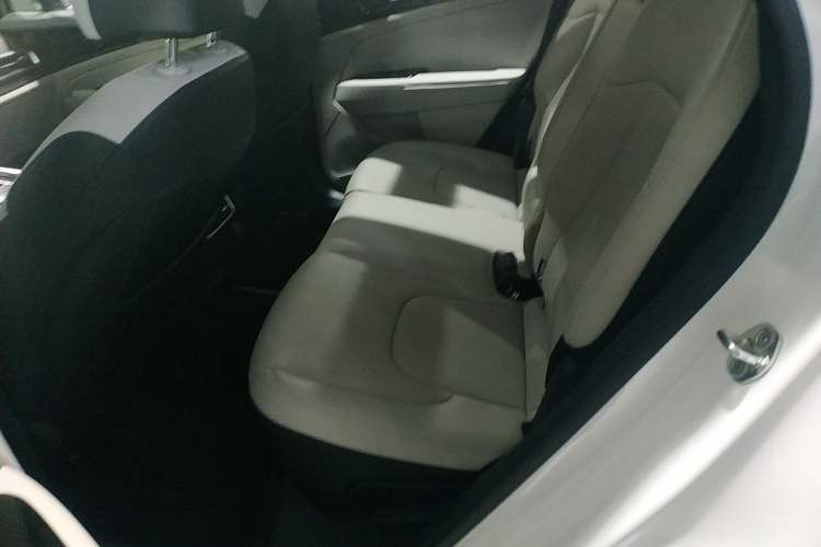 Used Kia Sportage (Chinese Domestic Model) 2025 1.5T Two-Wheel Drive Prestige Smart Enjoyment Version Left Rear Seat