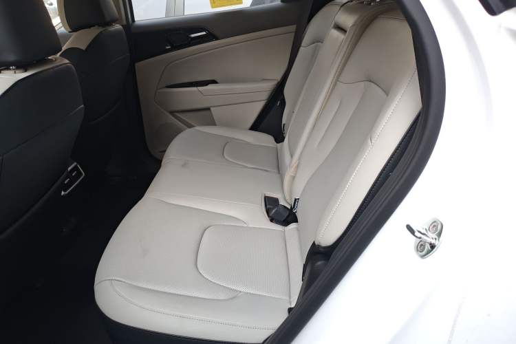 Used Kia Sportage (Chinese Domestic Model) 2025 1.5T Two-Wheel Drive Prestige Edition Left Rear Seat