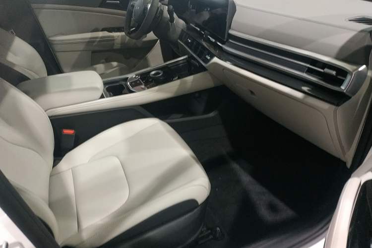 Used Kia Sportage (Chinese Domestic Model) 2025 1.5T Two-Wheel Drive Prestige Smart Enjoyment Version Right Front Seat
