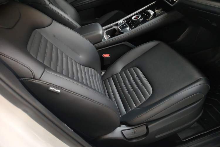 Used Kia Sportage (Chinese Domestic Model) 2025 2.0T Four-Wheel Drive Prestige Edition Right Front Seat