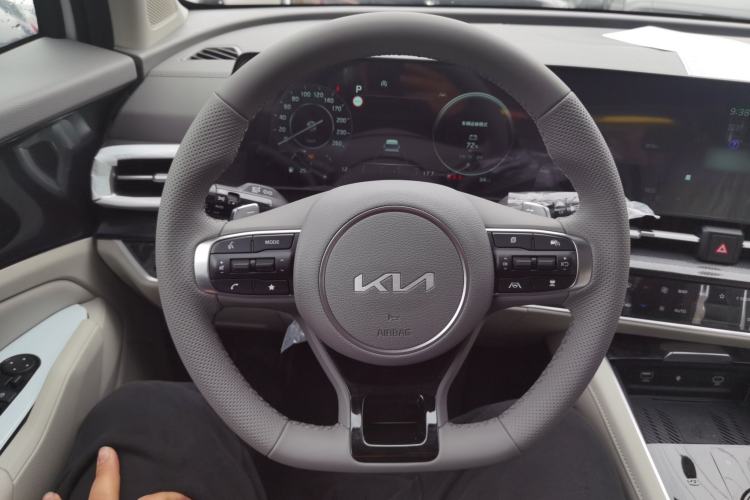 Used Kia Sportage (Chinese Domestic Model) 2025 1.5T Two-Wheel Drive Prestige Edition Steering Wheel