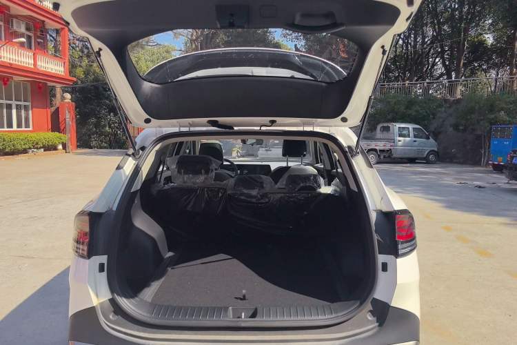 Used Kia Sportage (Chinese Domestic Model) 2025 1.5T Two-Wheel Drive Prestige Edition Trunk