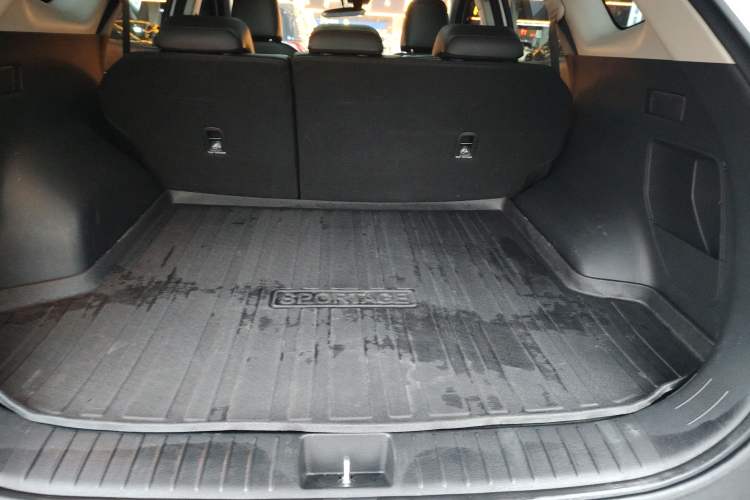Used Kia Sportage (Chinese Domestic Model) 2025 2.0T Four-Wheel Drive Prestige Edition Trunk