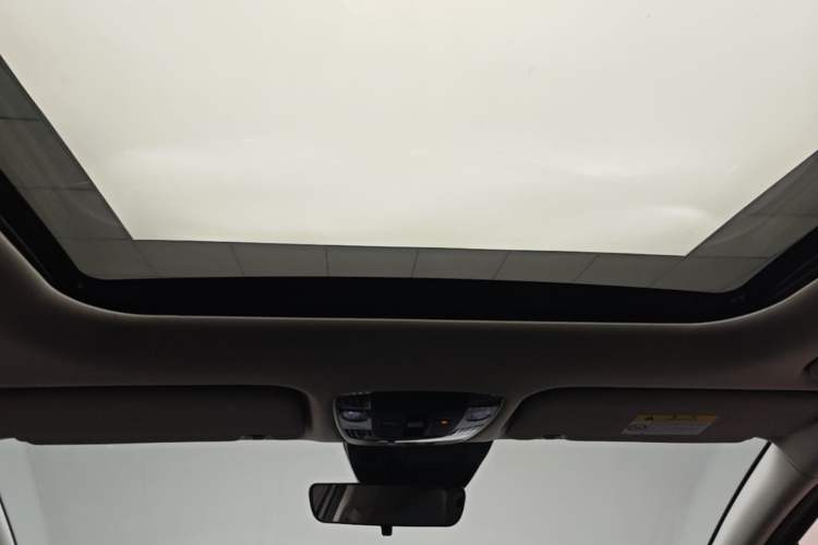 Used Kia Sportage (Chinese Domestic Model) 2026 Model 1.5T Two-Wheel Drive Prestige Edition Headliner