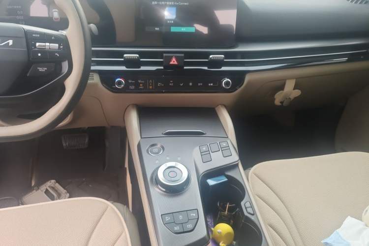 Used Kia Sportage (Chinese Domestic Model) 2026 Model 1.5T Two-Wheel Drive Prestige Edition Audio And AC Panel