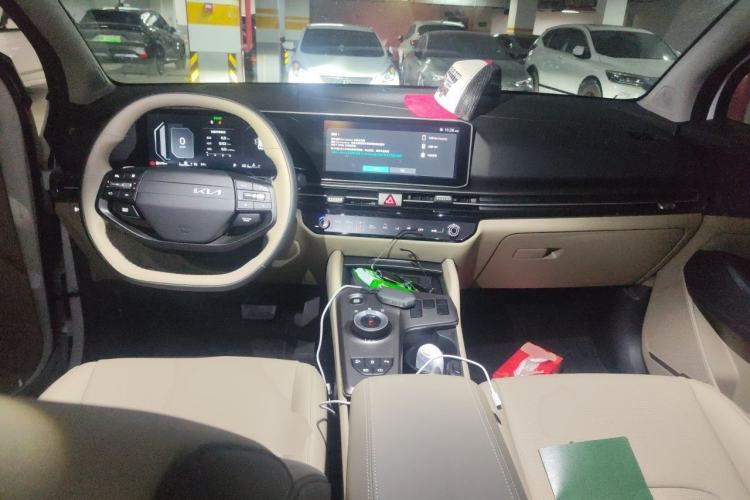 Used Kia Sportage (Chinese Domestic Model) 2026 Model 1.5T Two-Wheel Drive Luxury Edition Center Console