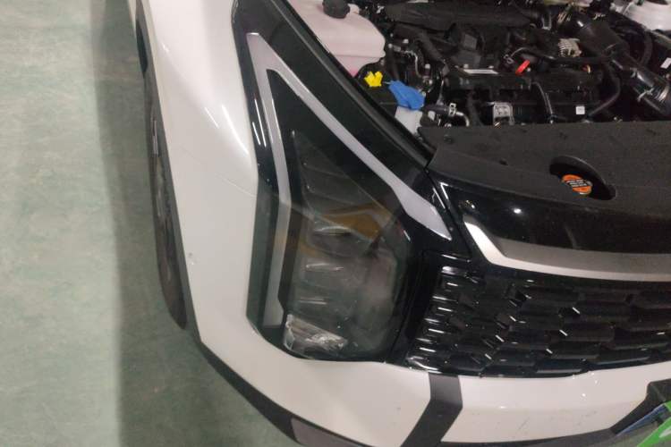 Used Kia Sportage (Chinese Domestic Model) 2026 Model 1.5T Two-Wheel Drive Luxury Edition Right Front Headlight
