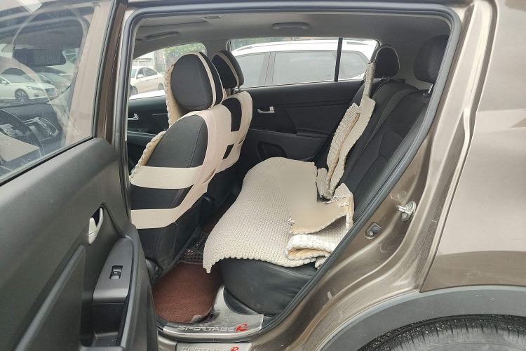 Used Kia Sportage R 2015 2.0L Automatic Two-Wheel Drive GL Interior 4