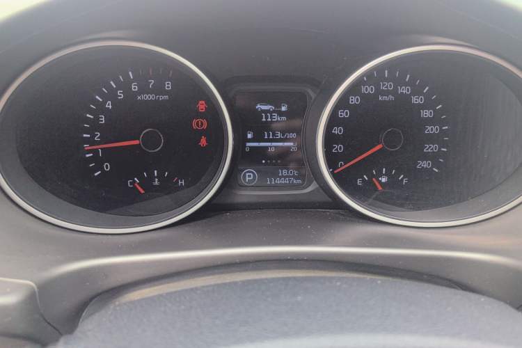 Used Kia Sportage R 2015 2.0L Automatic Two-Wheel Drive GLS Odometer Close Up