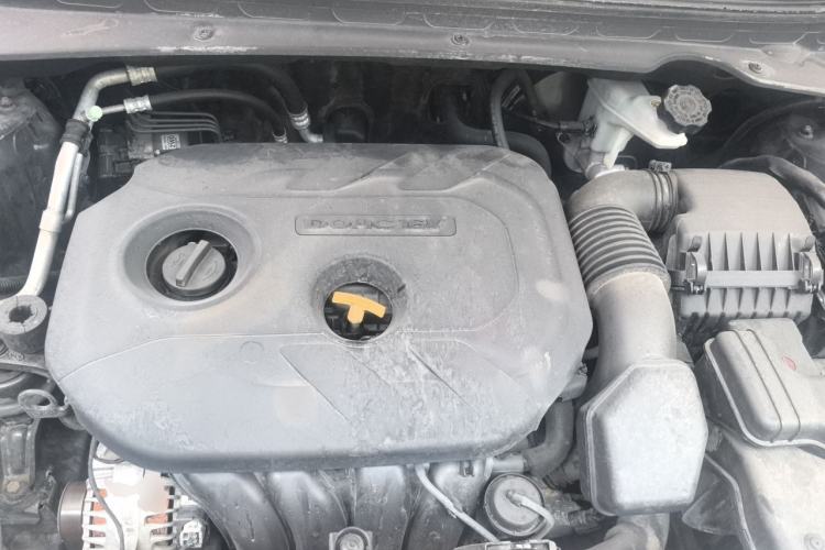 Used Kia Sportage R 2011 2.0L Automatic Two-Wheel Drive GL Engine Bay