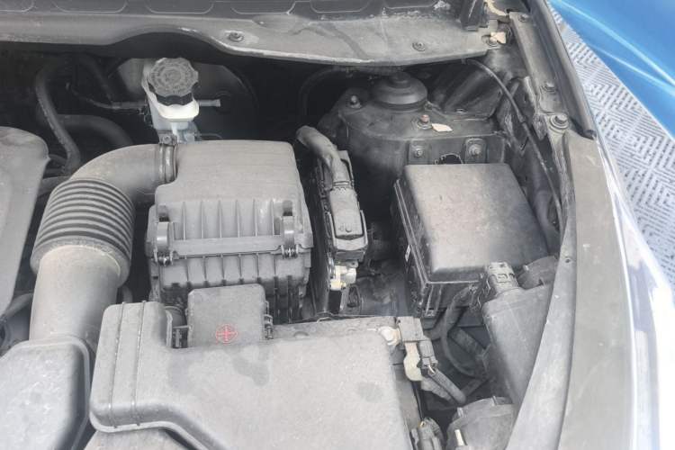 Used Kia Sportage R 2011 2.0L Automatic Two-Wheel Drive GL Engine Bay Left